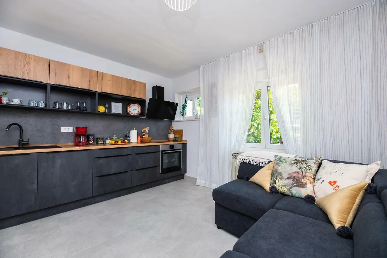 Apartment Pavone - Private Parking location