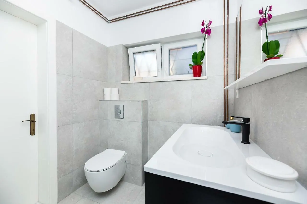 Apartment Pavone - Private Parking Split