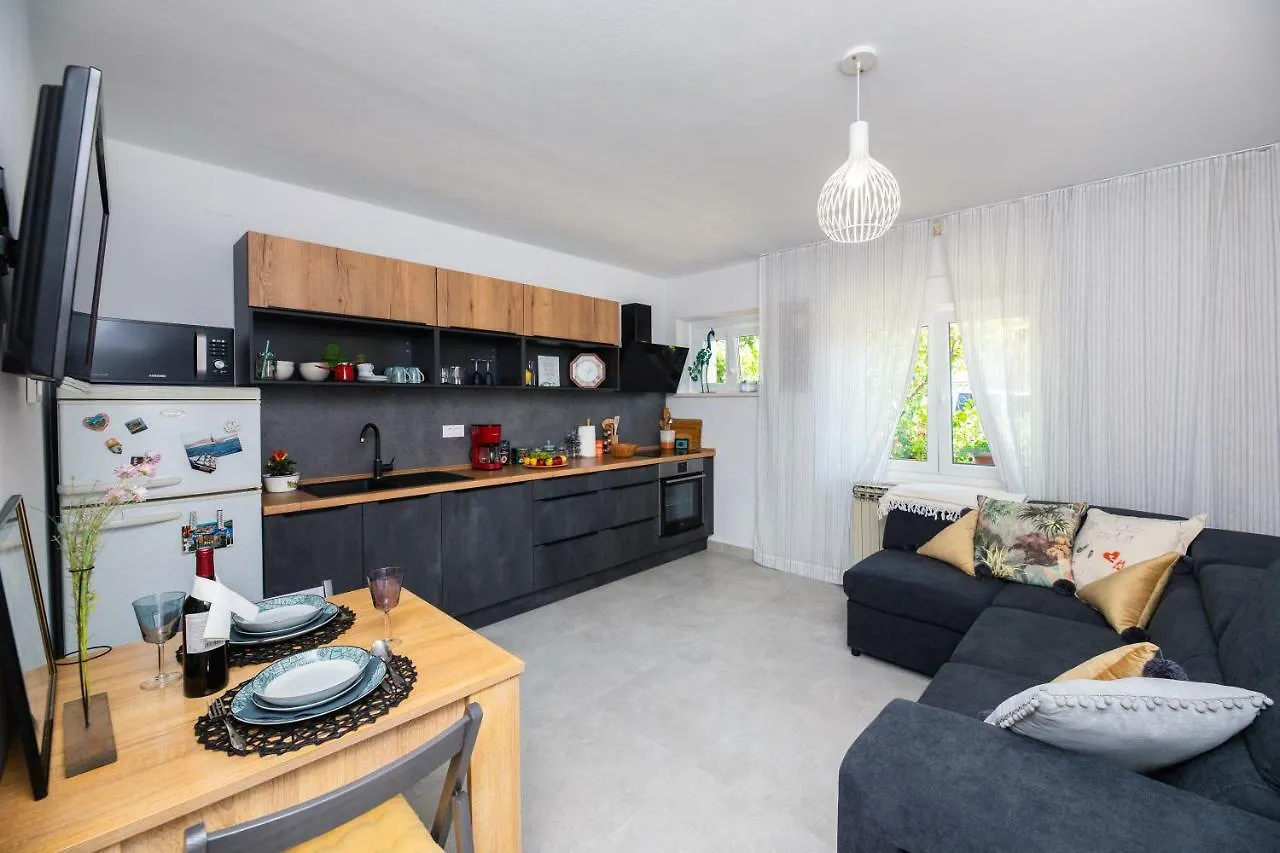 Apartment Pavone - Private Parking Split