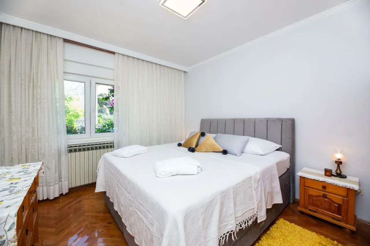 Apartment Pavone - Private Parking Split